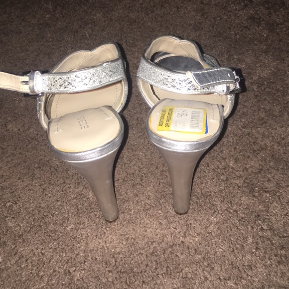 Heels - Picture 2 of 3